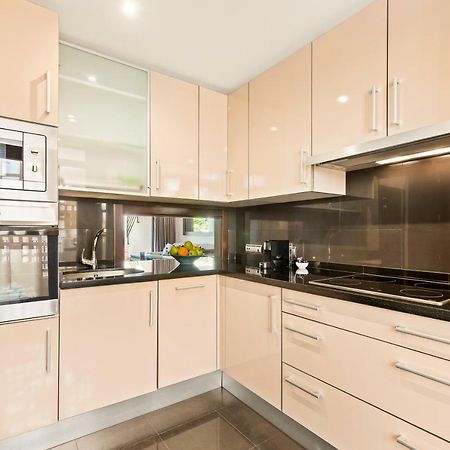 Bahia De La Plata Luxury Apartments Estepona Kültér fotó