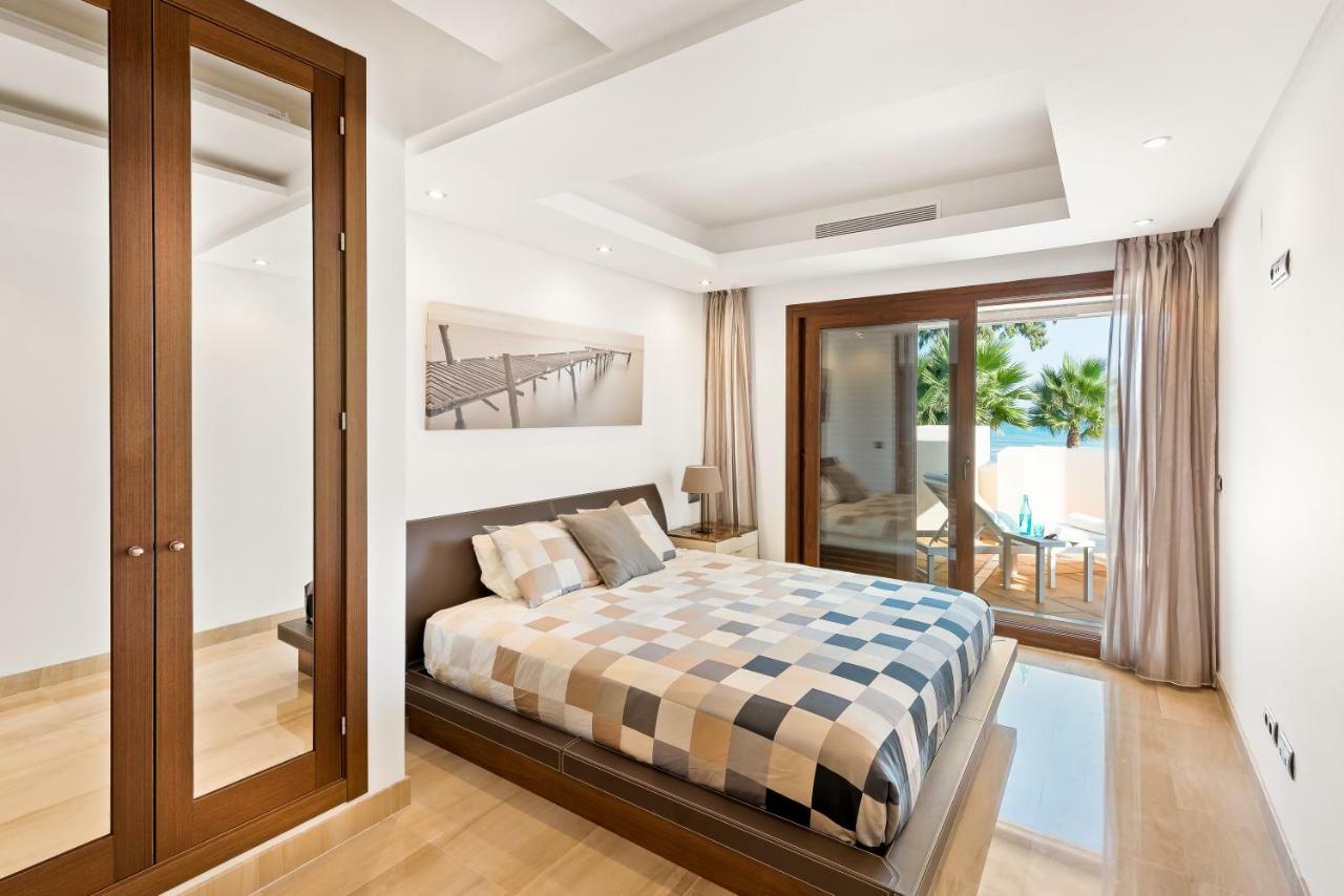 Bahia De La Plata Luxury Apartments Estepona Kültér fotó