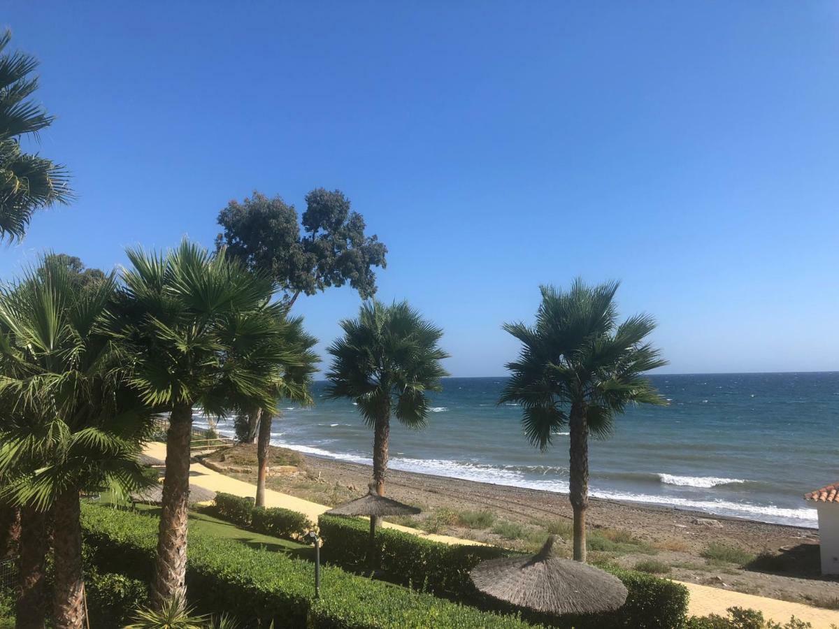 Bahia De La Plata Luxury Apartments Estepona Kültér fotó